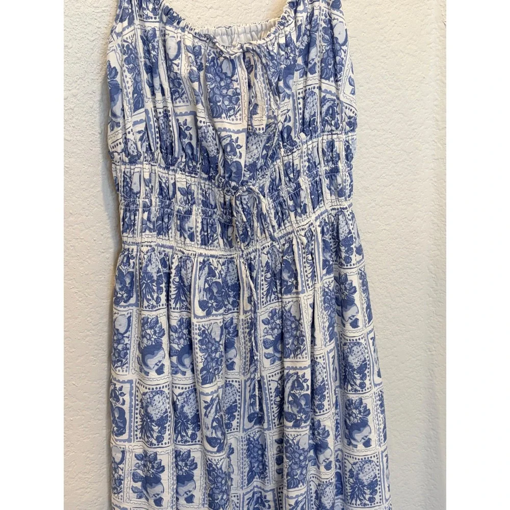 Abercrombie & Fitch Blue White Tile Print Smocked Maxi Dress Small